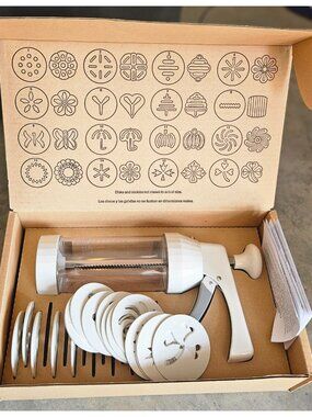 Brand new-Pampered Chef Cookie Press #1525
